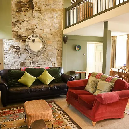 Дом отдыха Old School House, Клифден