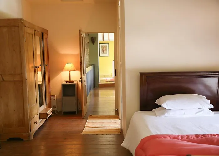 Old School House, * Clifden