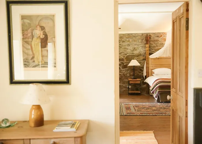 Old School House, * Clifden